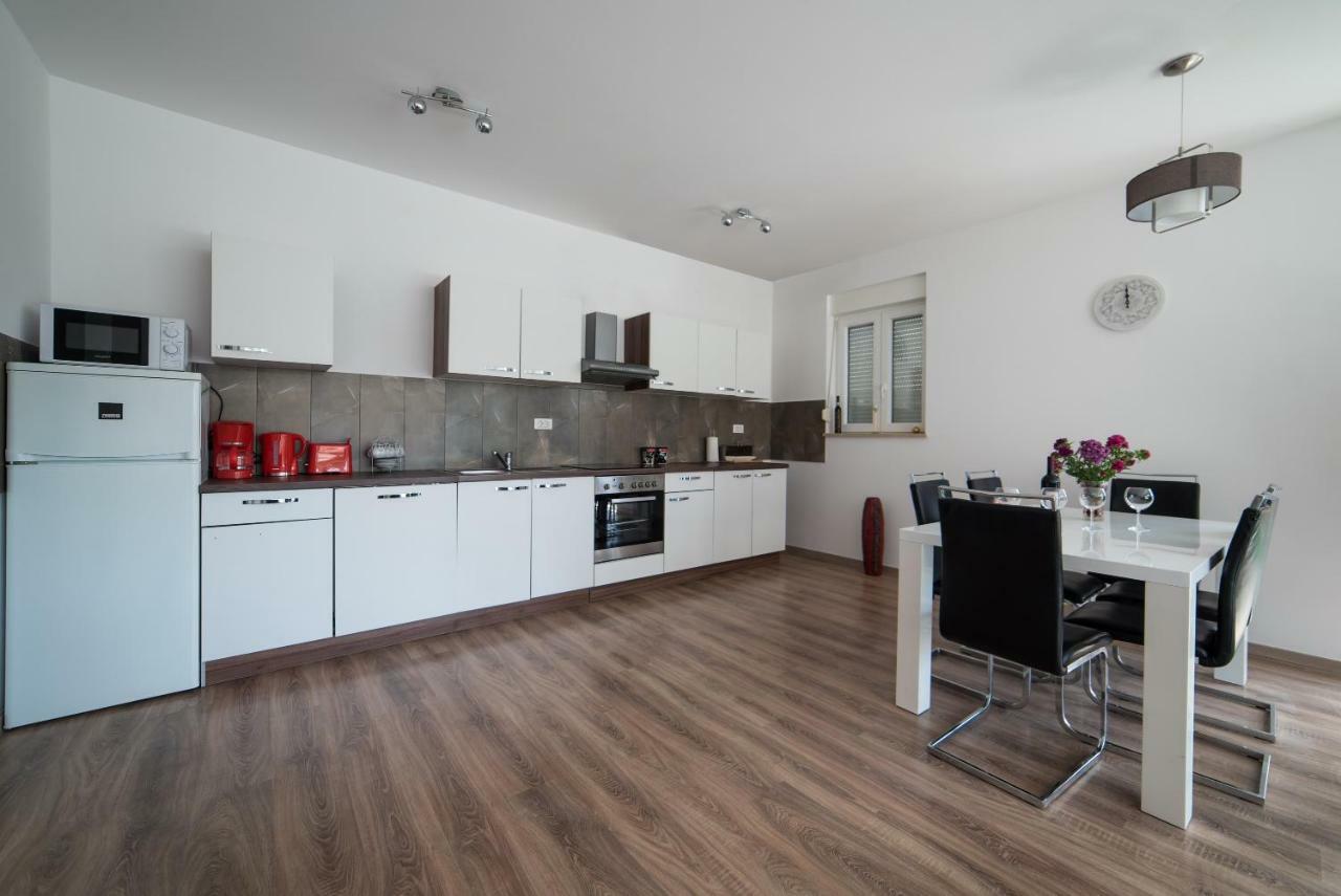 De Luxe Apartment Mediteran 1**** ซาตอน ภายนอก รูปภาพ